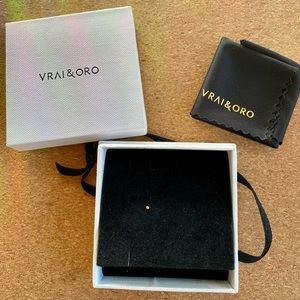 Vrai & oro rose gold stud earring